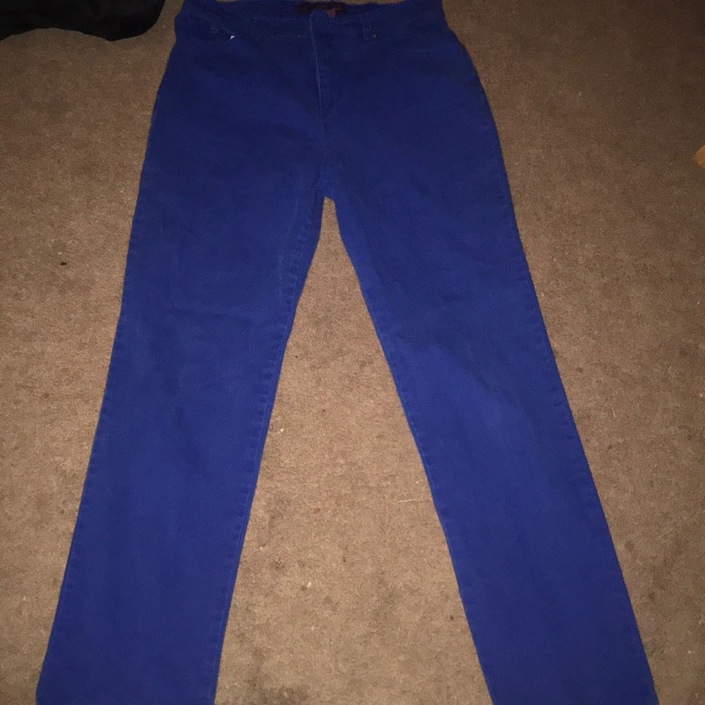 Gloria Vanderbilt straight leg